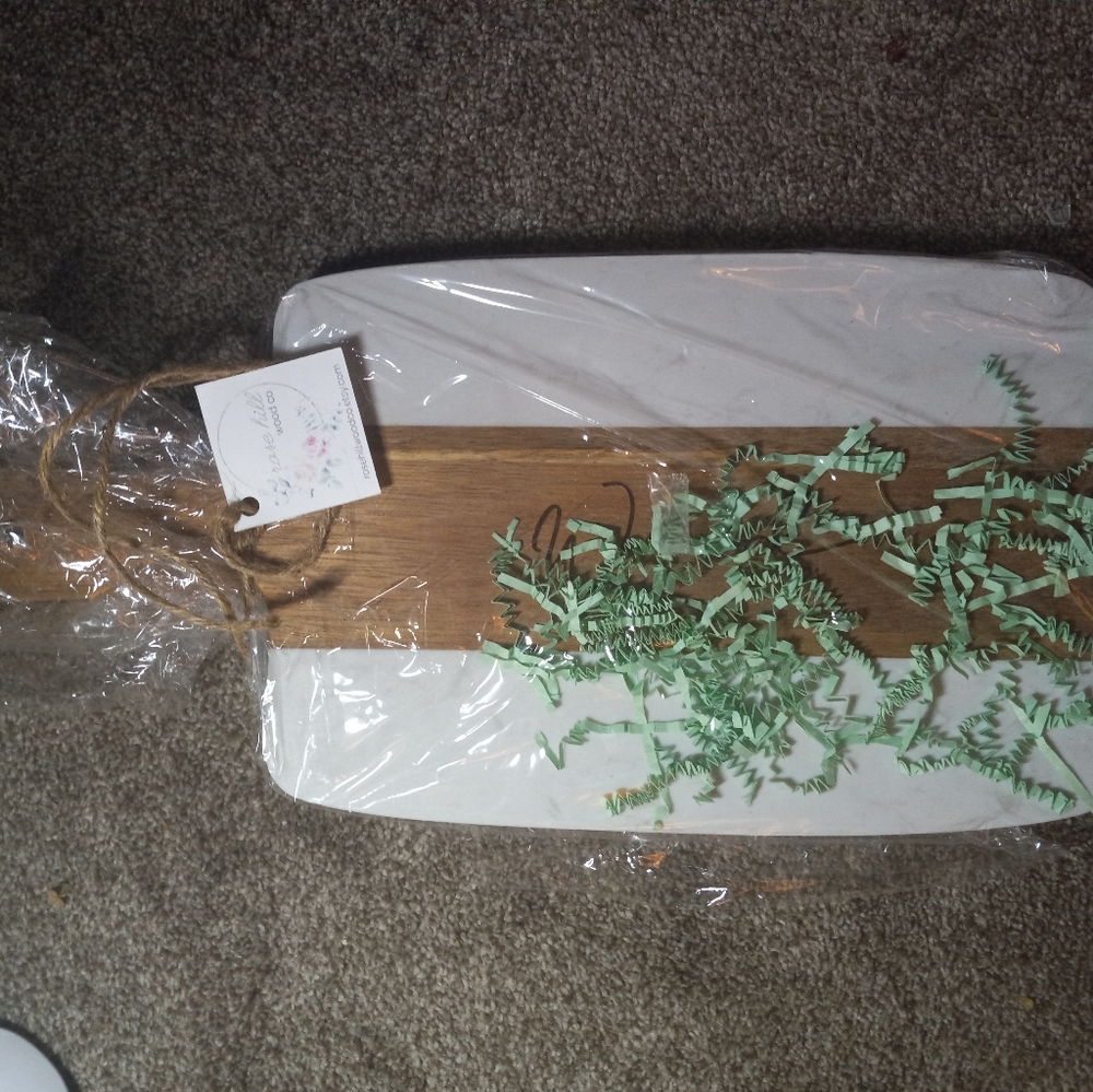 NWT Rosehill wood company cutting board